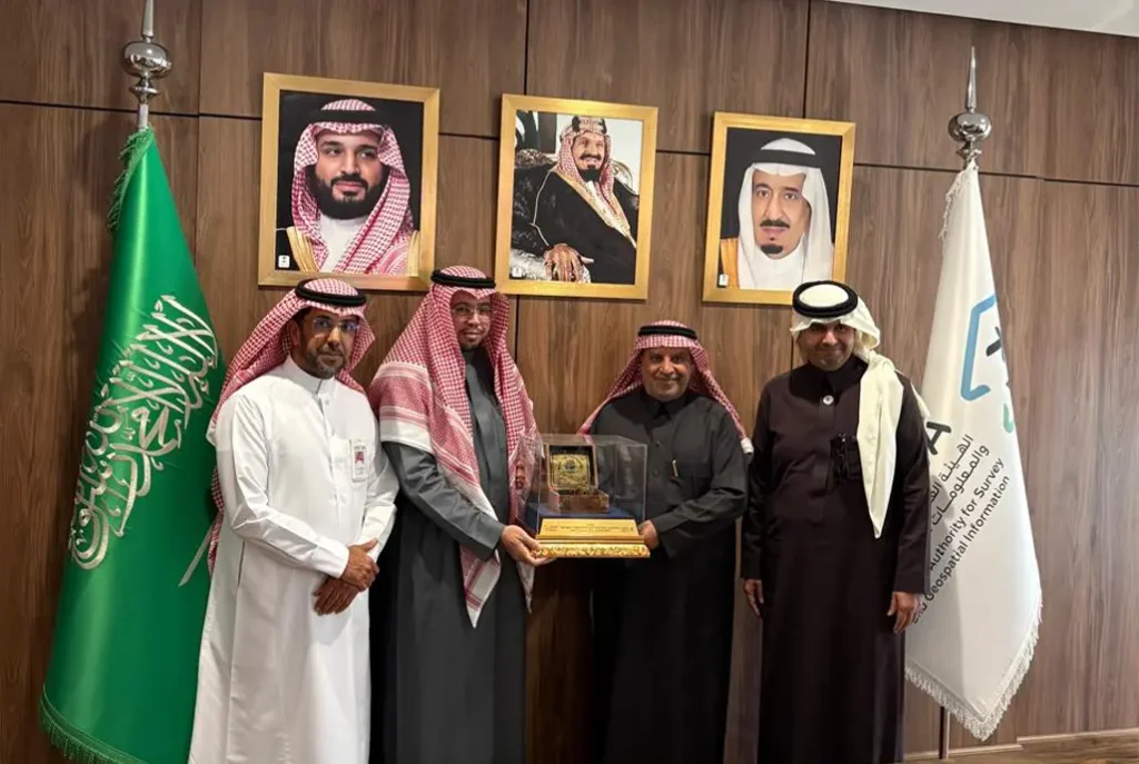شركة القطر تزور الهيئة العامة للمساحة والمعلومات الجيومكانية لتعزيز الشراكة في القطاع الجيومكاني